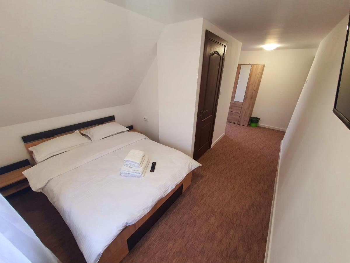 Casa Edi Hotel Poiana Negrii Eksteriør billede